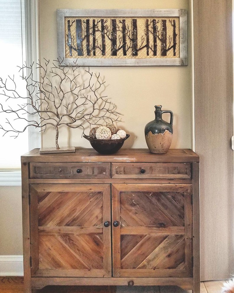 Inspiration for a mid-sized rustic home design remodel in Chicago