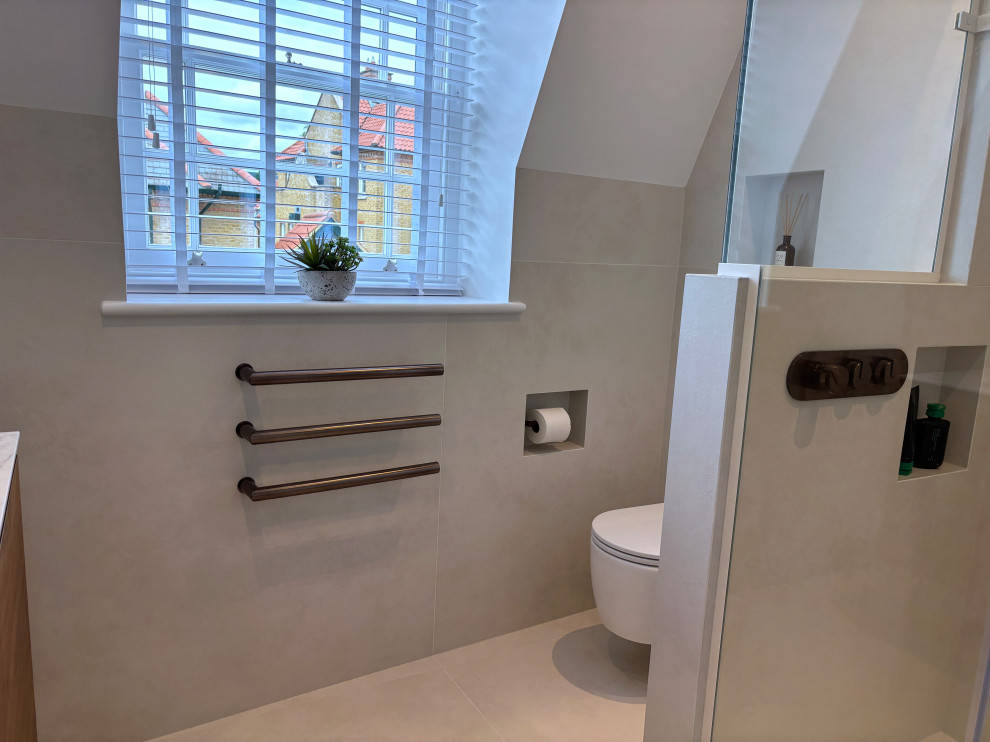 Family bathroom, SW3