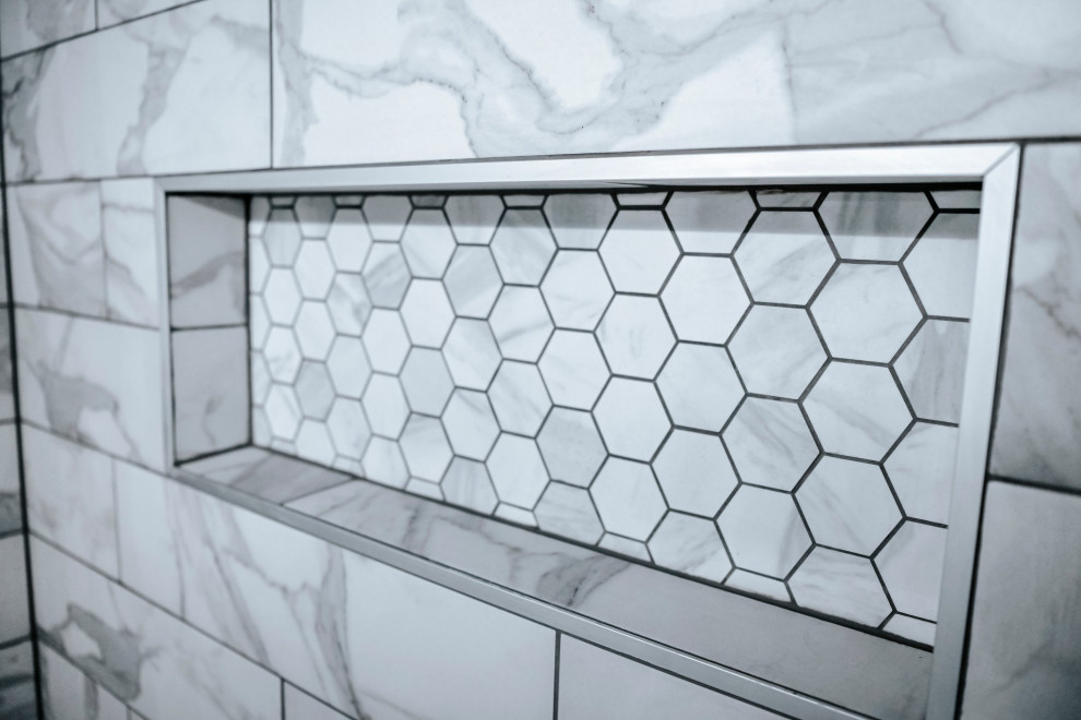 Inspiration for a transitional home design remodel in Chicago