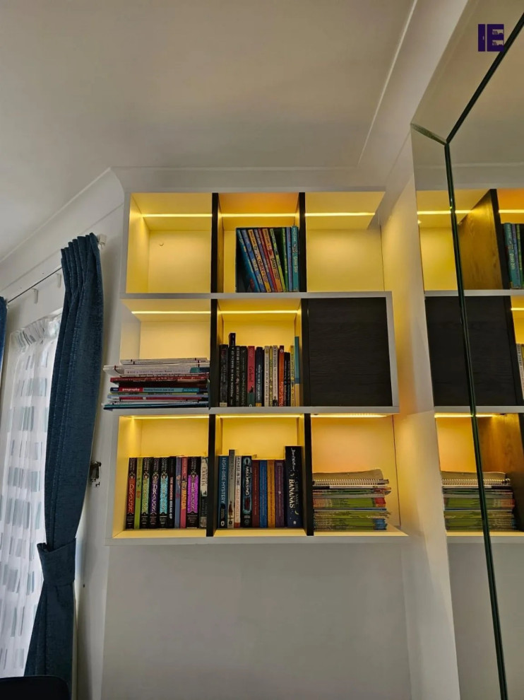 Contemporary Living Room TV Unit and Floating Bookshelves Set in London