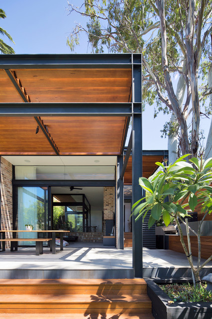 Manly 12 contemporary-deck