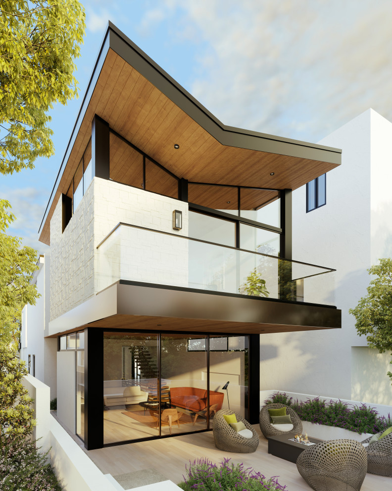 На фото: двухэтажный, белый частный загородный дом среднего размера в современном стиле с облицовкой из цементной штукатурки, крышей-бабочкой, металлической крышей и коричневой крышей