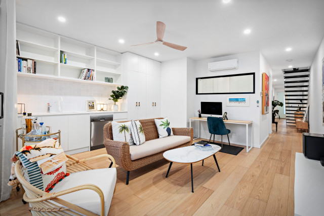 Port Melbourne Project - Provincial Oak moderne