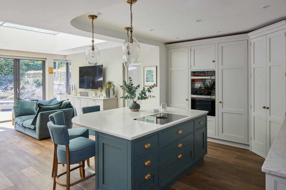 BESPOKE HANDMADE KITCHEN, THE CENTRAL HUB IN THIS THAMES DITTON HOME ...