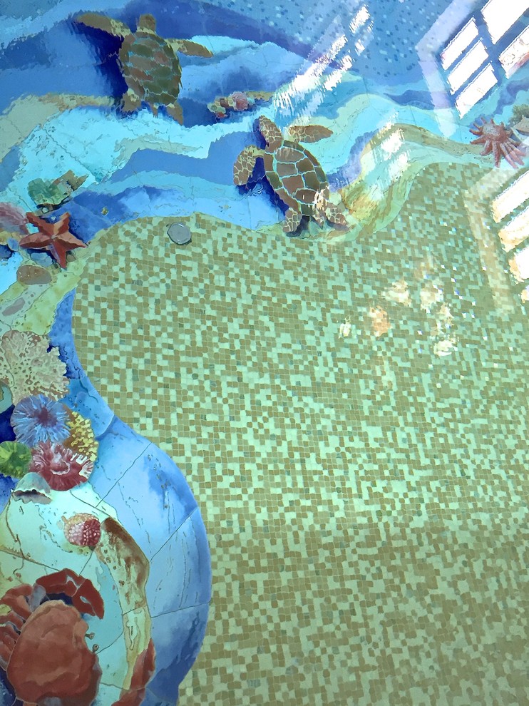 Бассейн в загородном доме