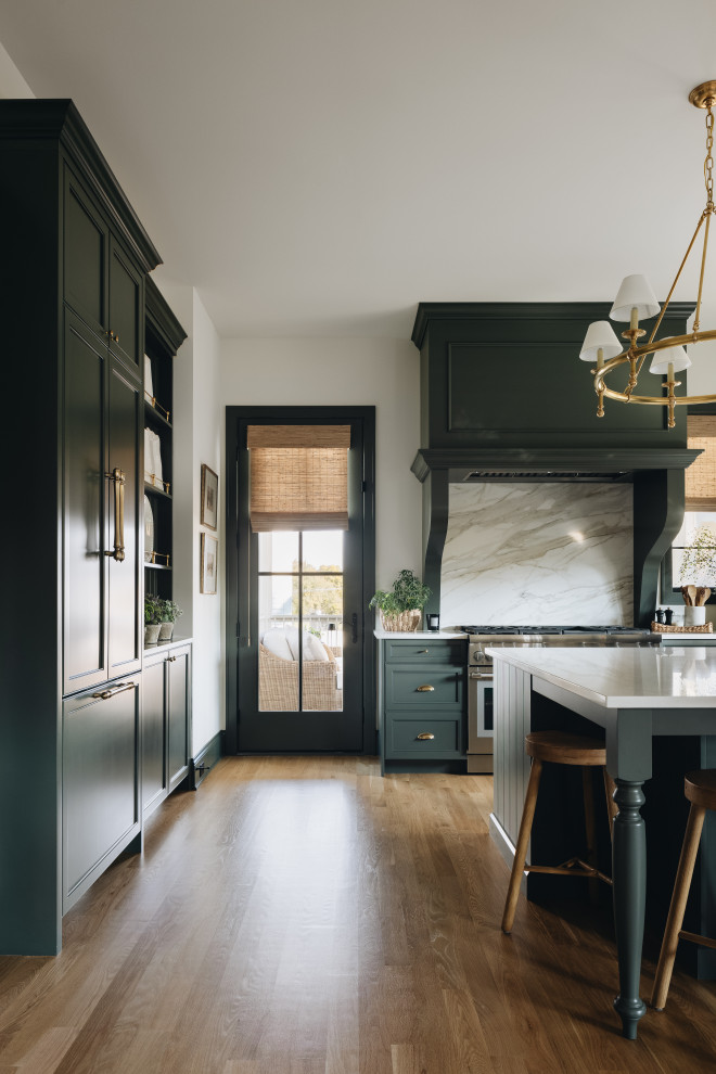 Inspiration for a transitional kitchen remodel in Chicago