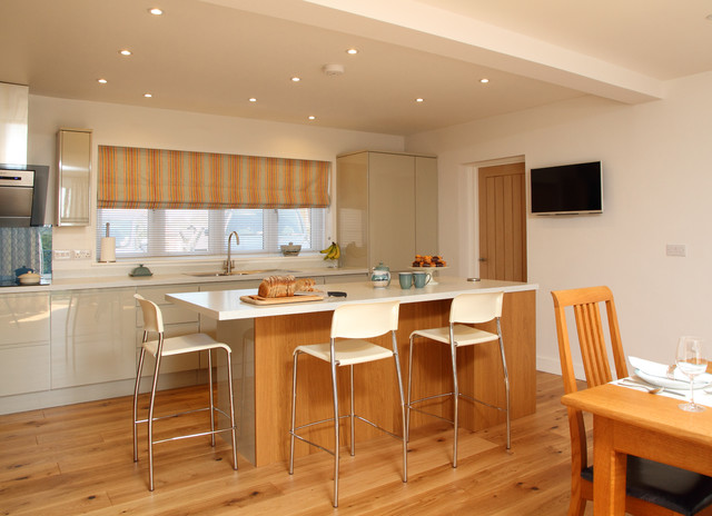 50s Bungalow renovation contemporary-kitchen