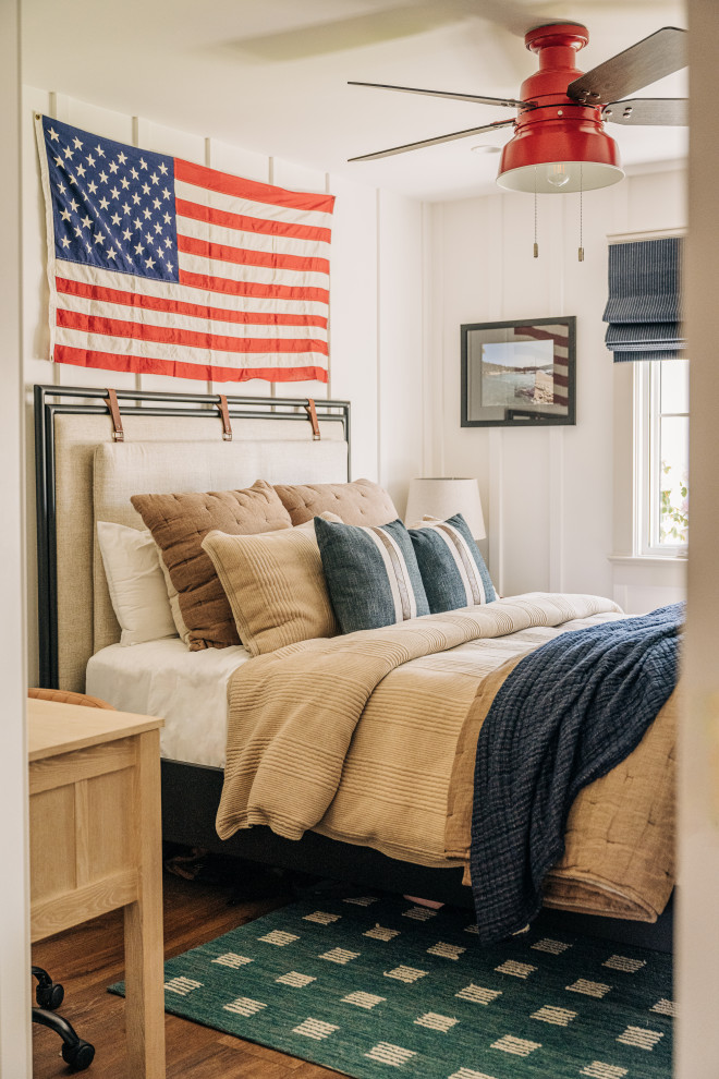 Inspiration for a transitional kids' room remodel in Los Angeles