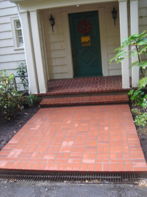 Design ideas for a traditional entryway in Portland.