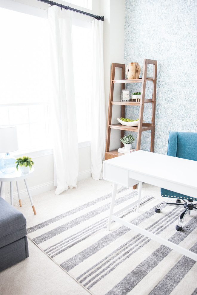 Inspiration for a modern home office remodel in Dallas