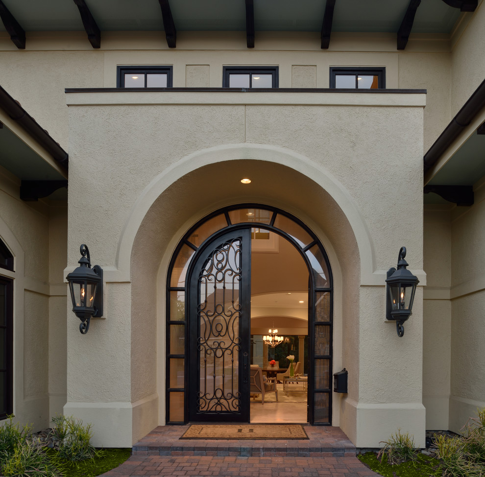 Transitional entryway photo in Houston