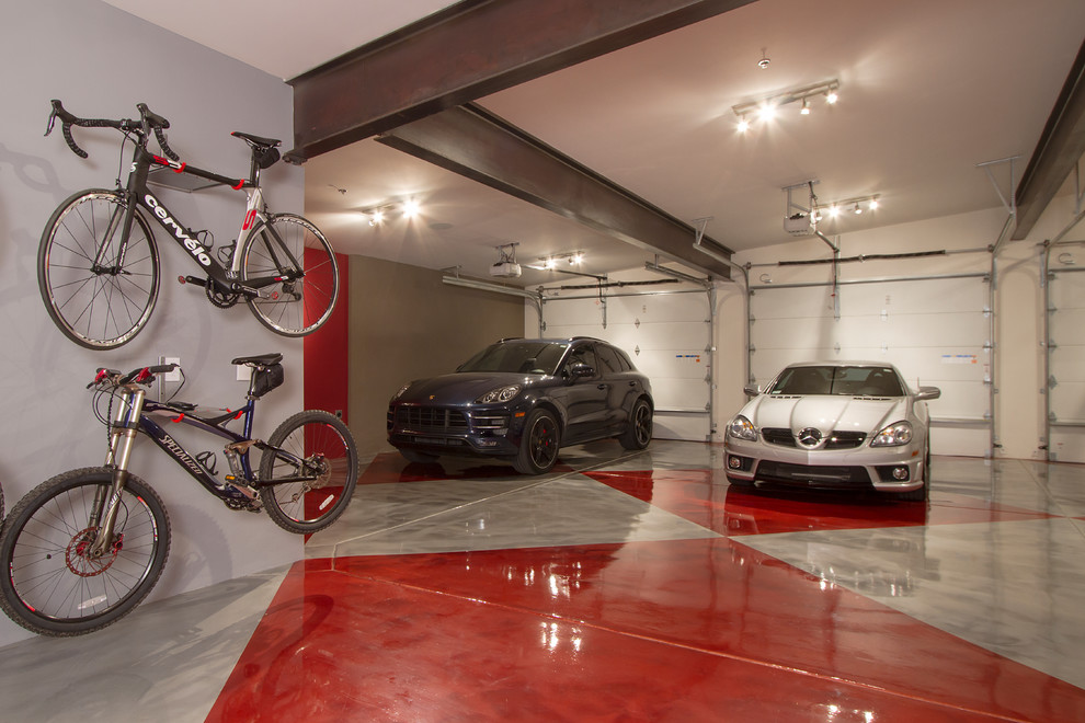 This is an example of a contemporary four-car garage in Phoenix.