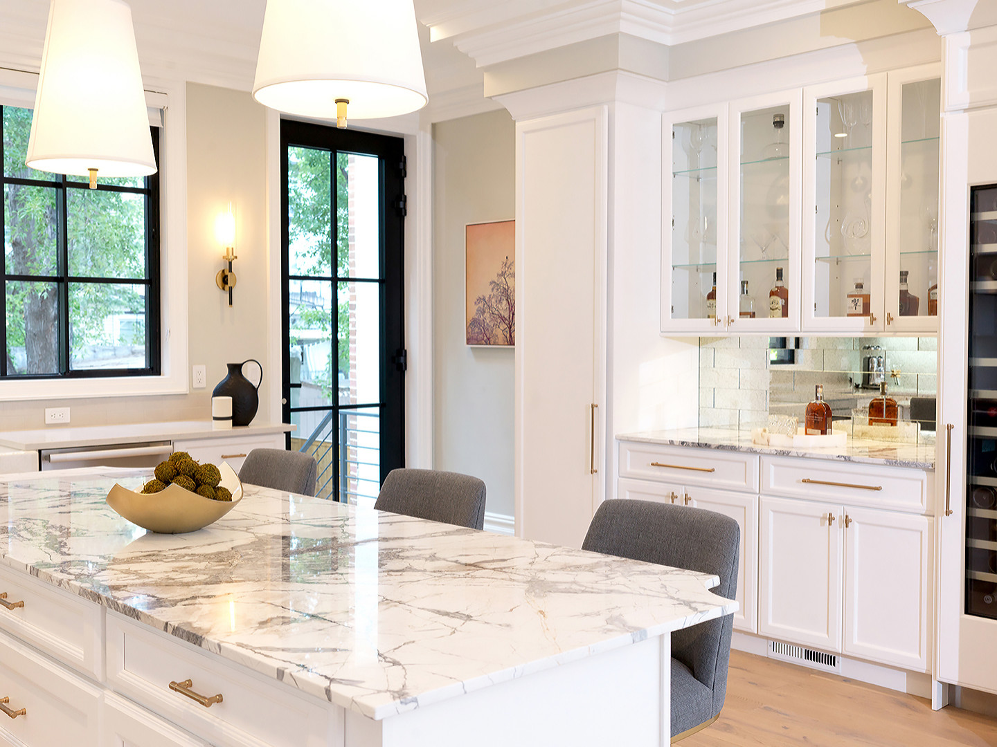 Kitchen with bar area