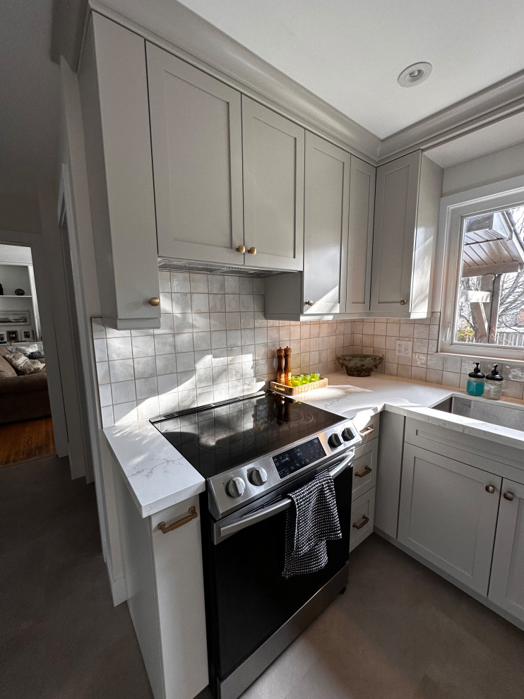 Spencer Crescent - Elegant Kitchen Remodel