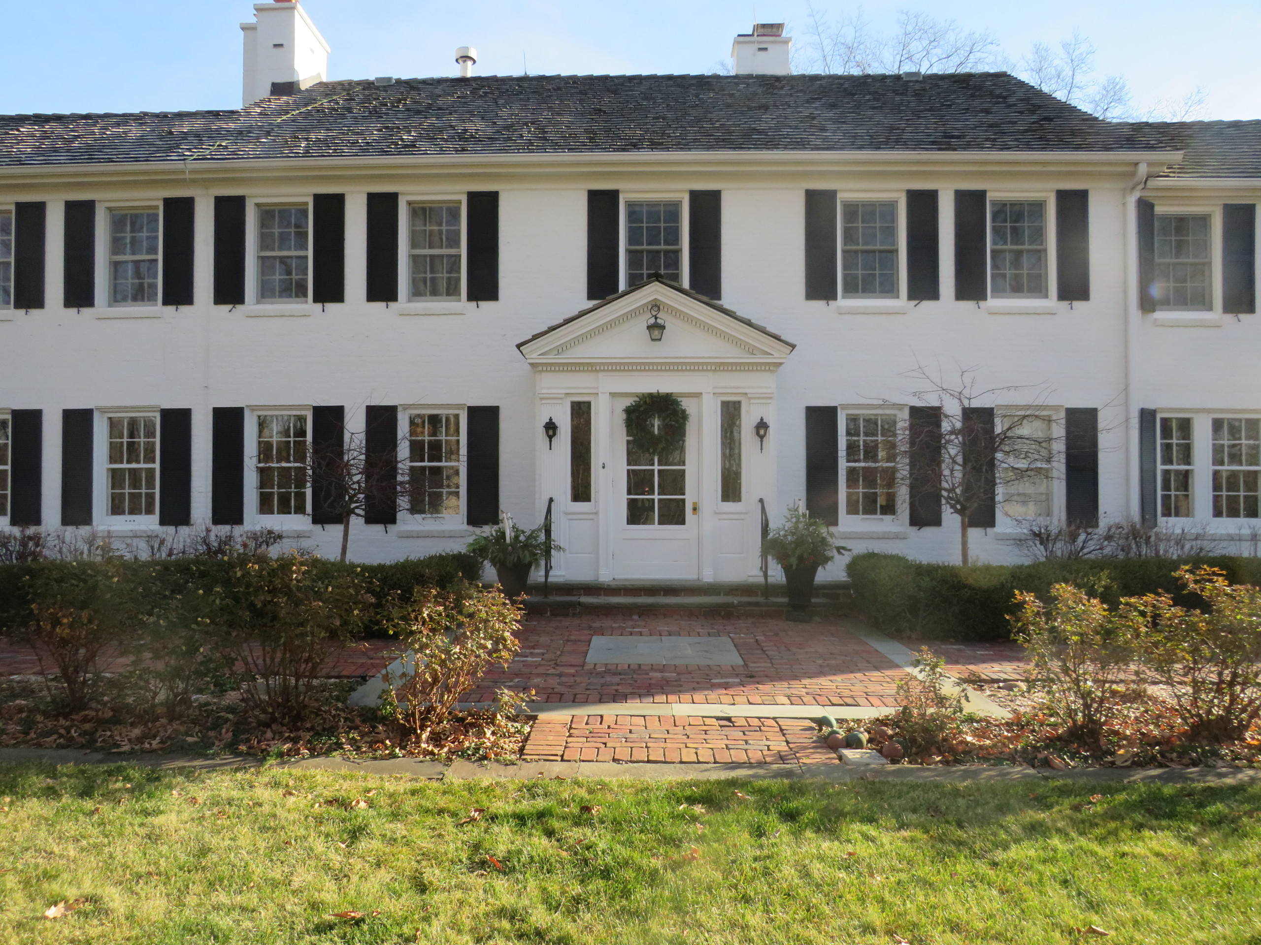 Traditional Landscape Makeover - River Hills, WI