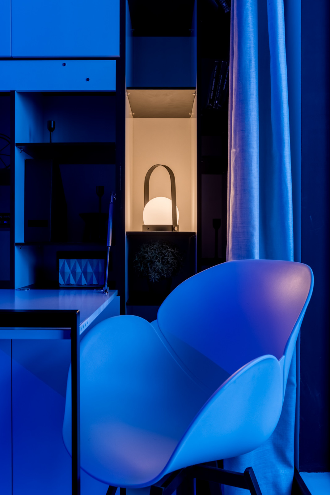 "Белый, серый и графит"