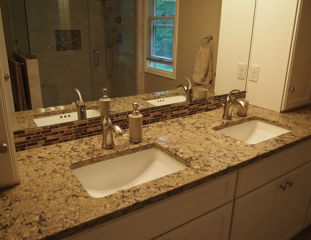 Transitional bathroom photo in Grand Rapids
