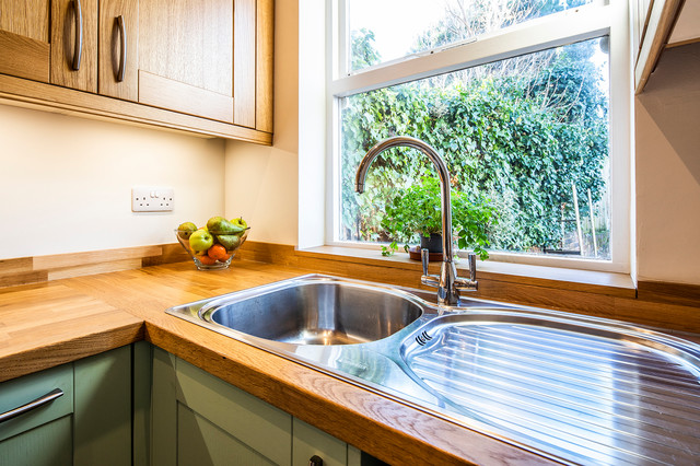 Oak and Green contemporary-koek