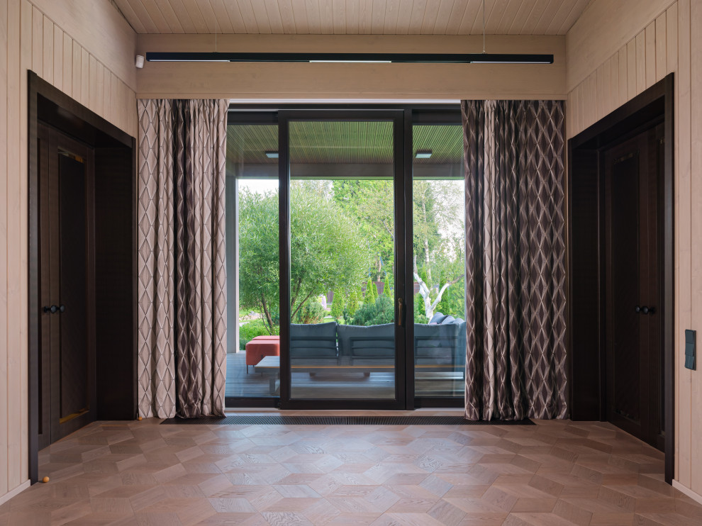 Остекление загородного дома в современном стиле