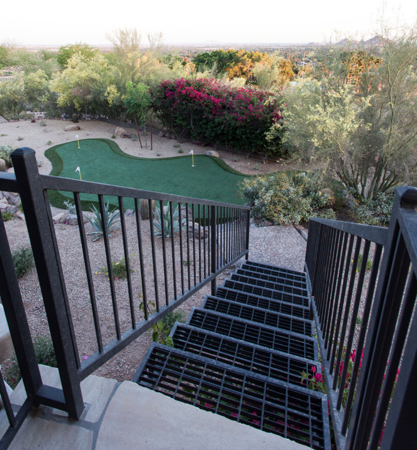 Design ideas for a southwestern landscaping in Phoenix.