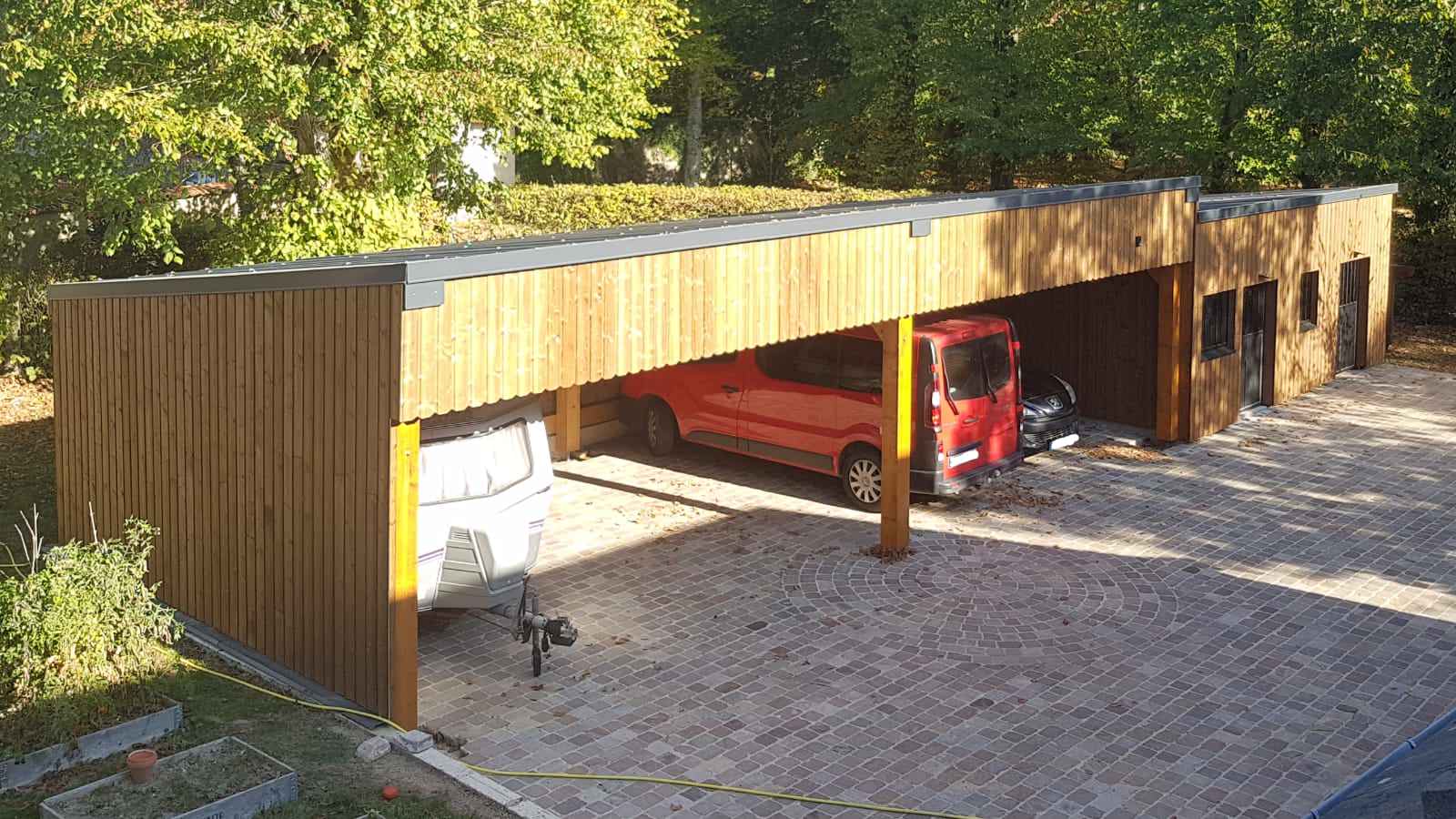 Création d'un abri pour voitures / deux roues et un atelier à Bailleau l'Evêque