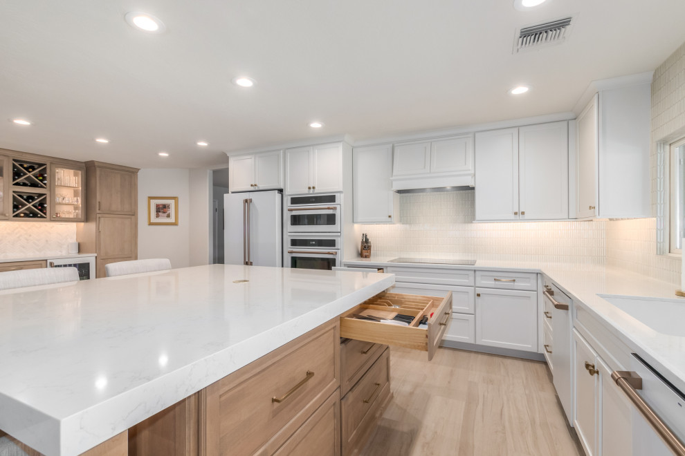 Example of a transitional kitchen design in Phoenix