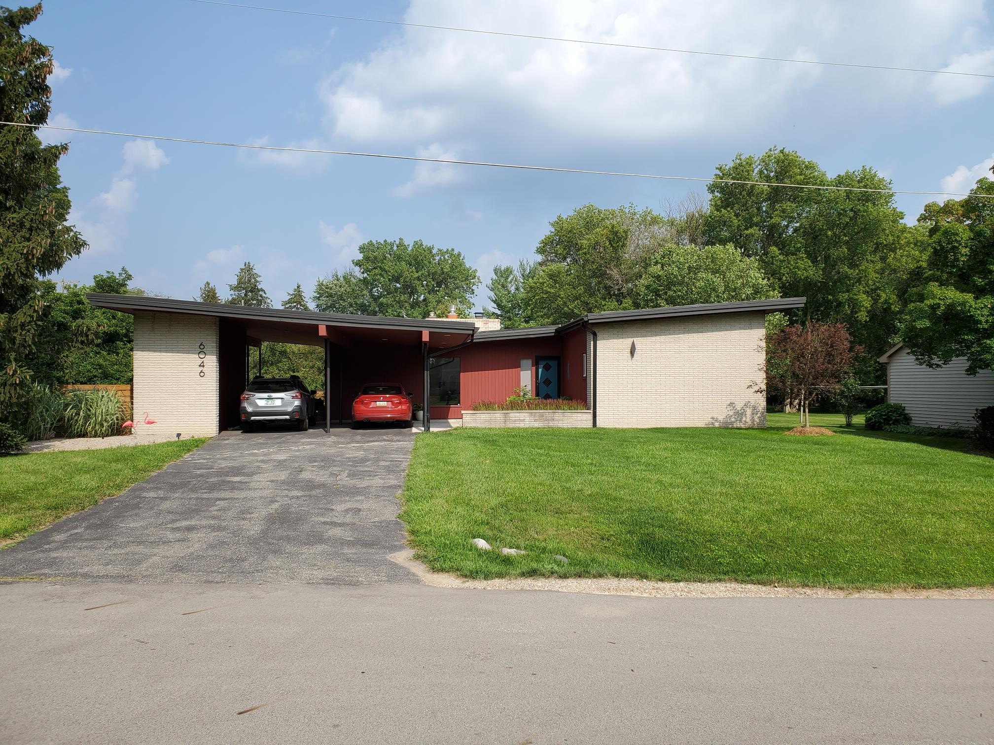 Mid-Century Modern Front Yard - East Lansing, MI