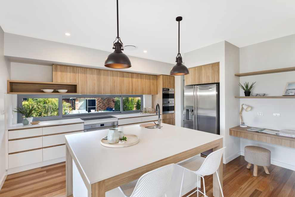 Design ideas for a contemporary kitchen in Wollongong.