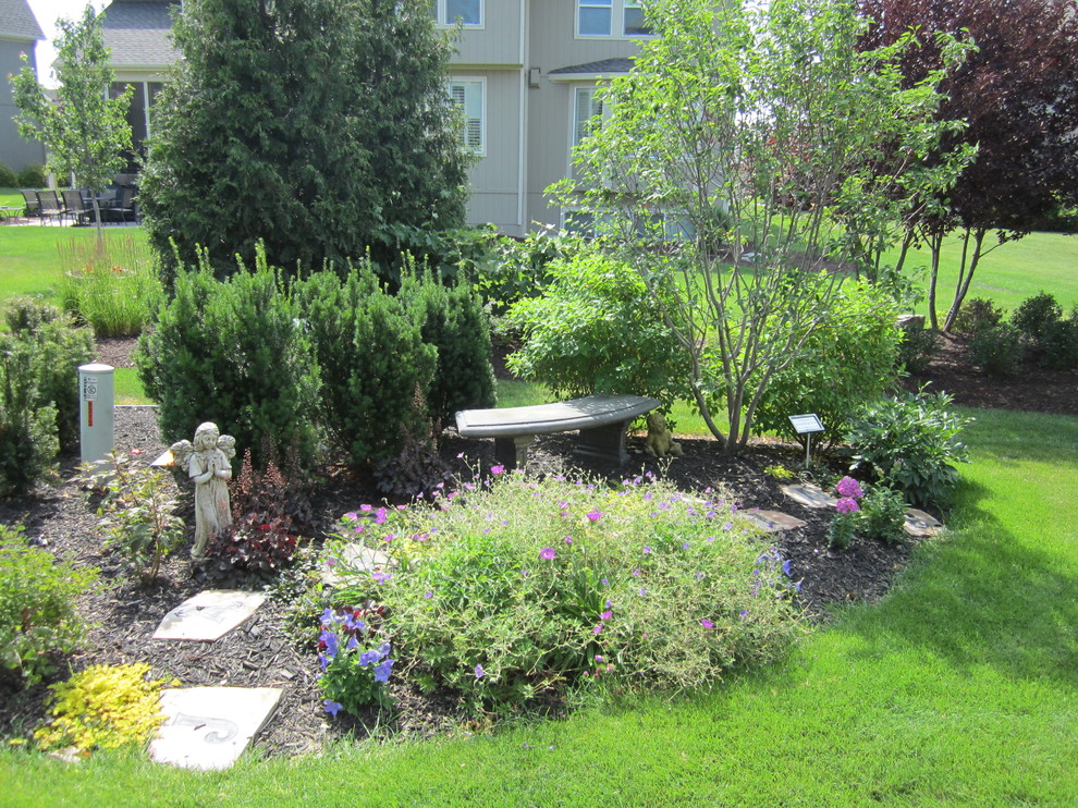 Landscape Traditional Landscape Kansas City by Red Oak