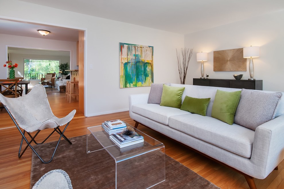 Sidney Ct. Staging
