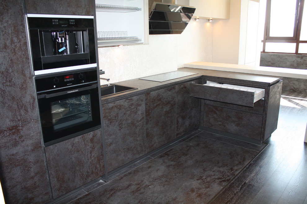 Кухня из широкоформатного керамогранита