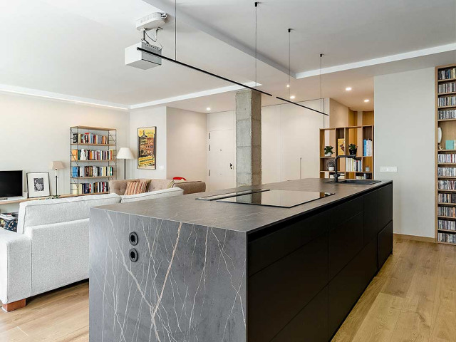 Casa Tom midcentury-kitchen