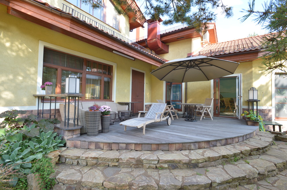 Оформление терассы перед бассейном в Колтушах.