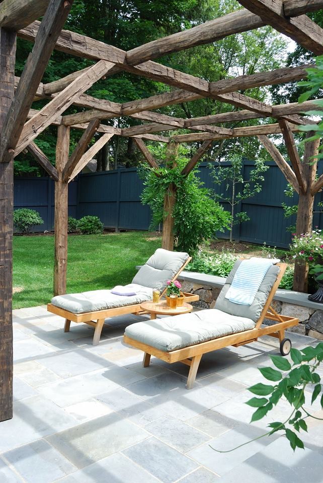 This is an example of a contemporary patio in New York.