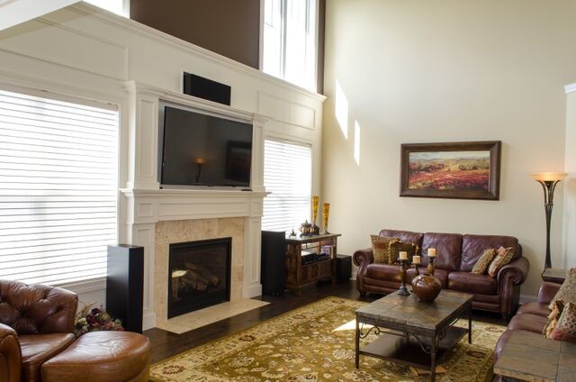 Inspiration for a transitional home design remodel in Chicago
