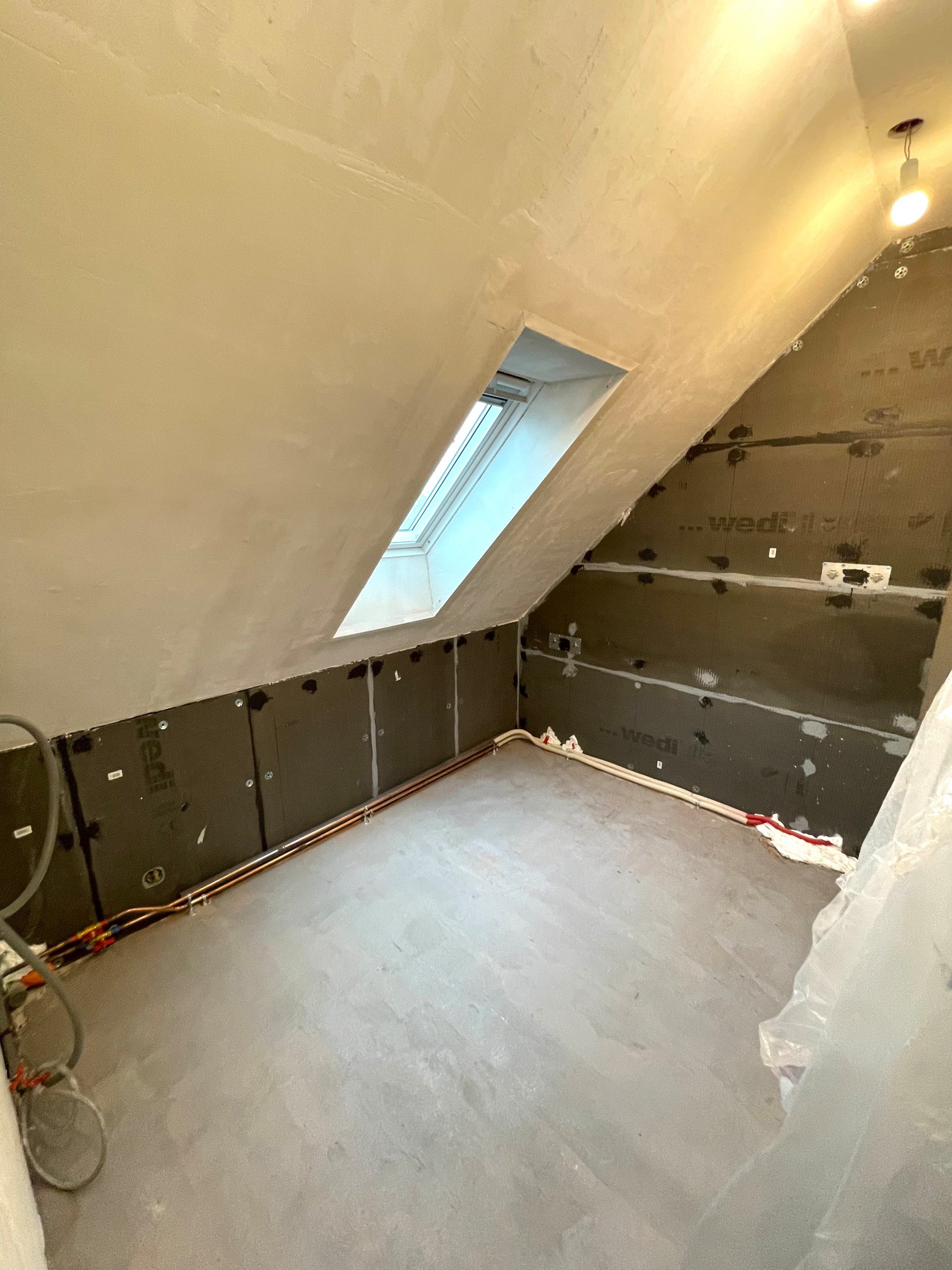SALLE D'EAU & BAIN: rénovation complète avec porte à galandage