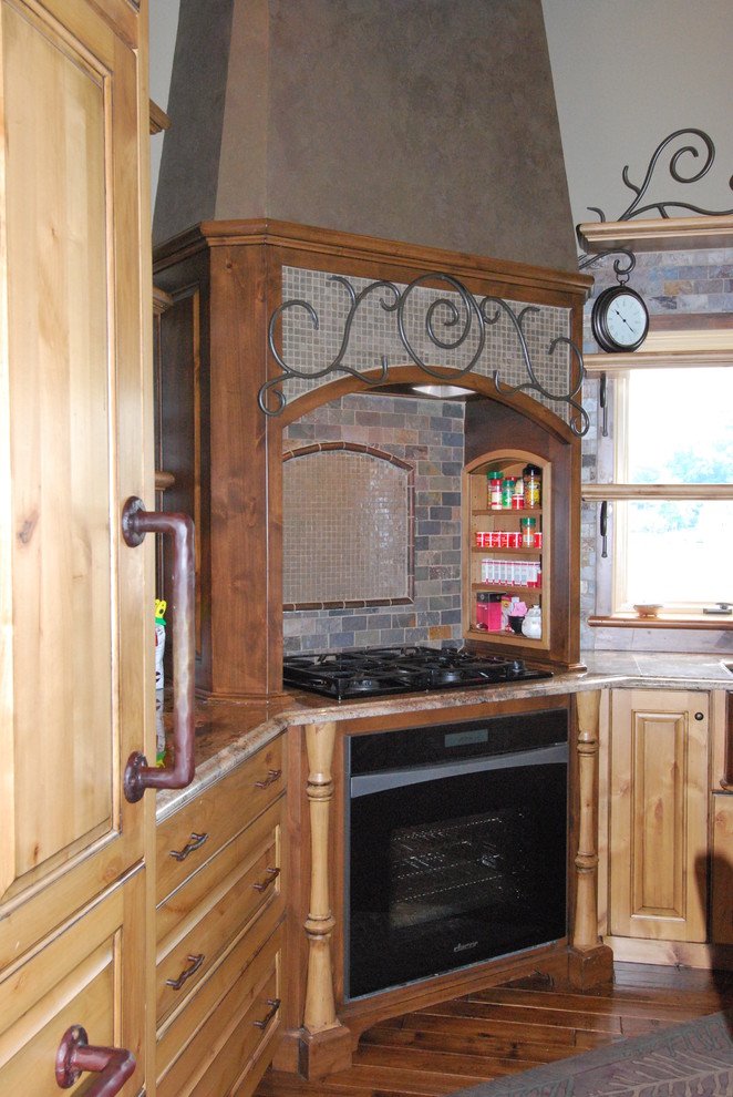 Example of a mountain style kitchen design in Indianapolis