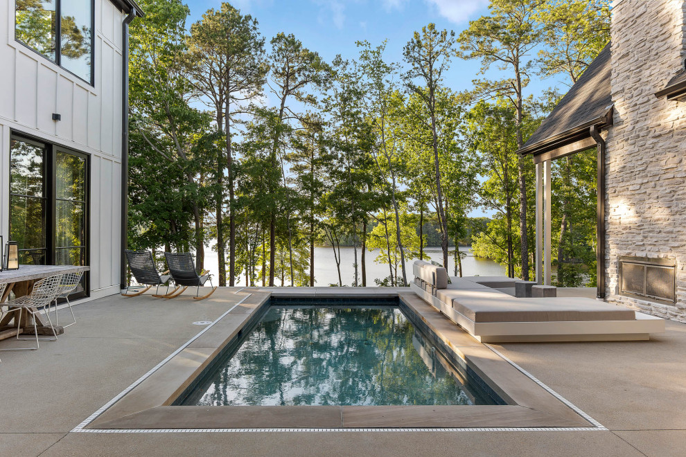 Inspiration for a transitional pool in Richmond.