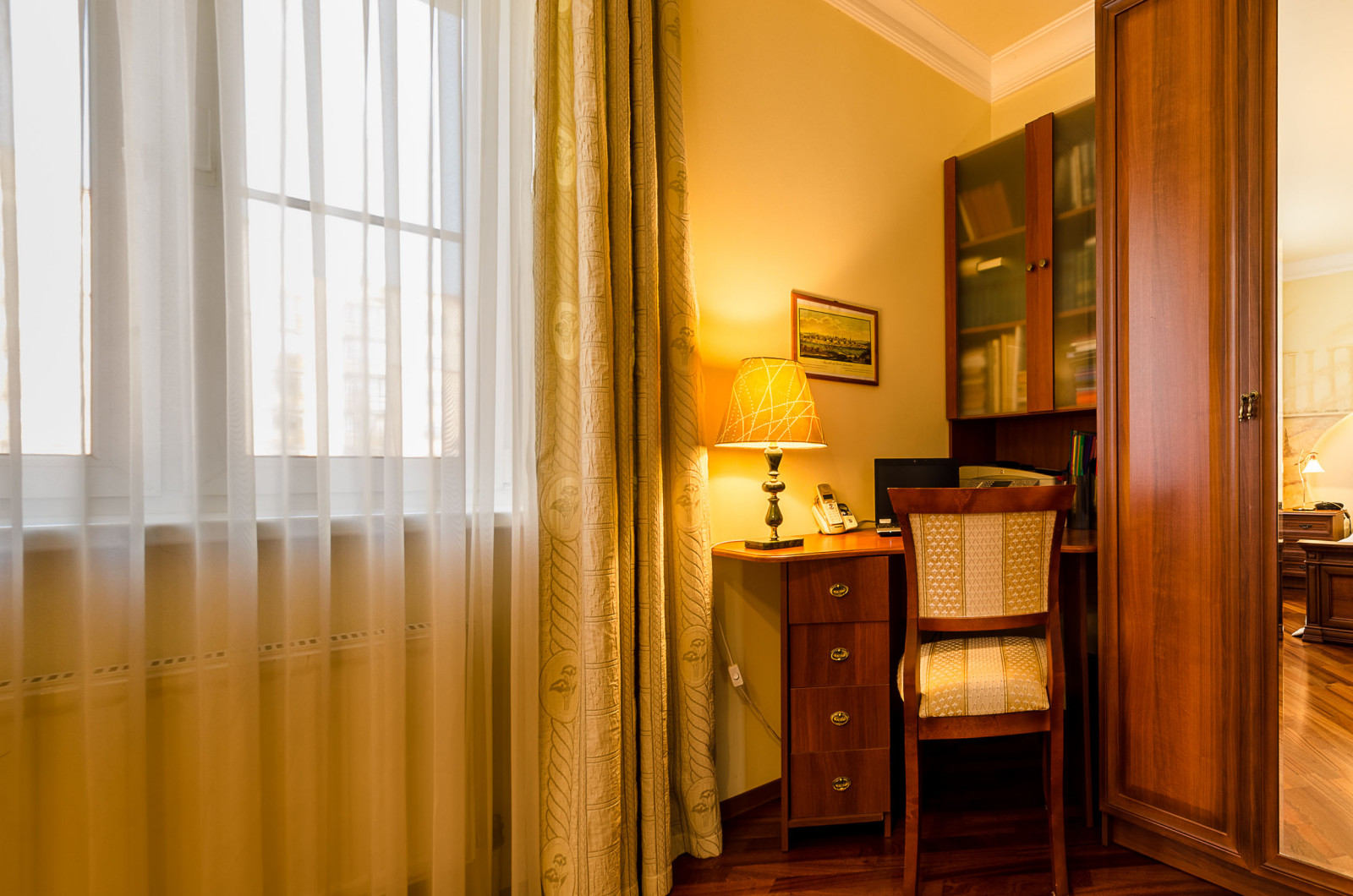 Двухкомнатная квартира в классическом стиле  и ароматом кофе.Съемка для продажи.