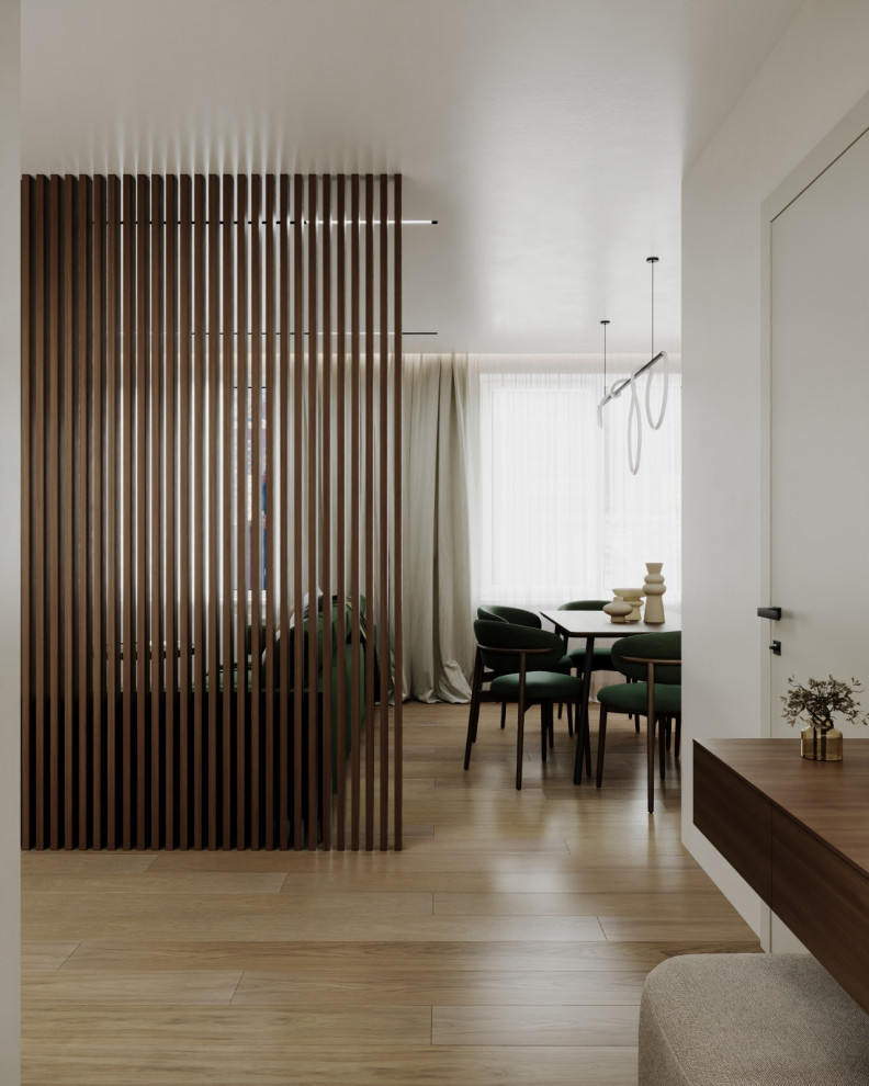 Просторная прихожая-коридор.