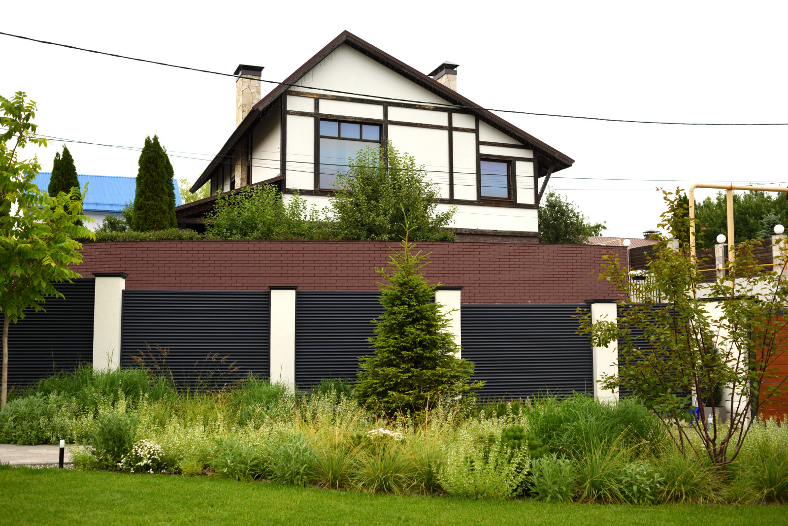 Сад с видом на Волгу