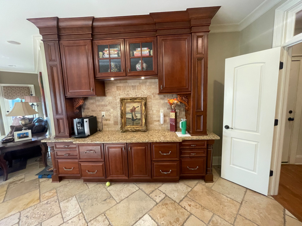 Transitional kitchen photo in Indianapolis