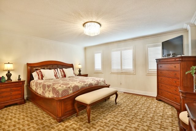 Master bedroom photo in Toronto