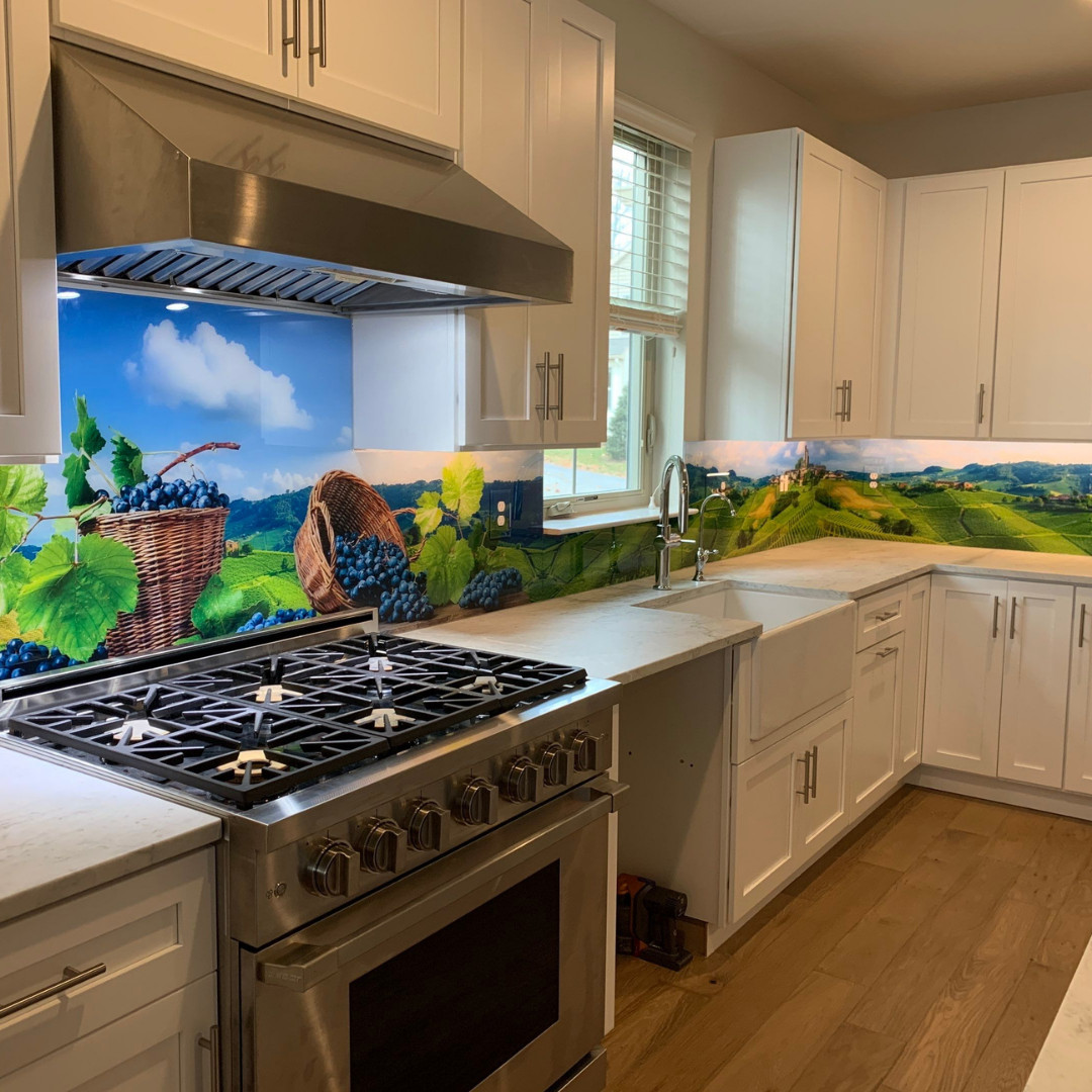 Solid Glass Backsplash - Photos & Ideas | Houzz