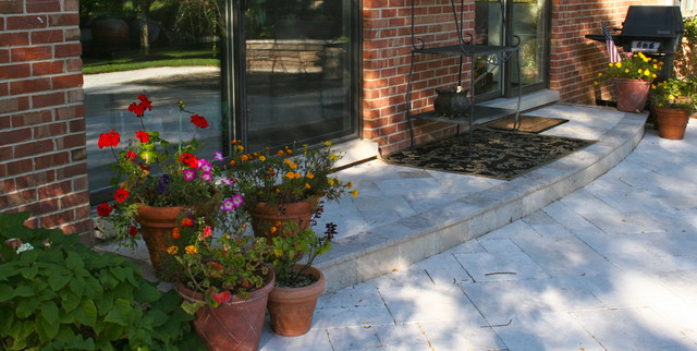 Paved Stoops trendy-veranda