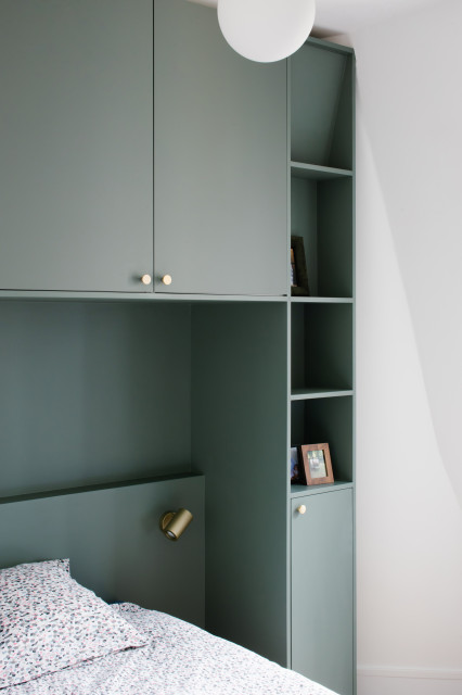 Convention contemporary-bedroom