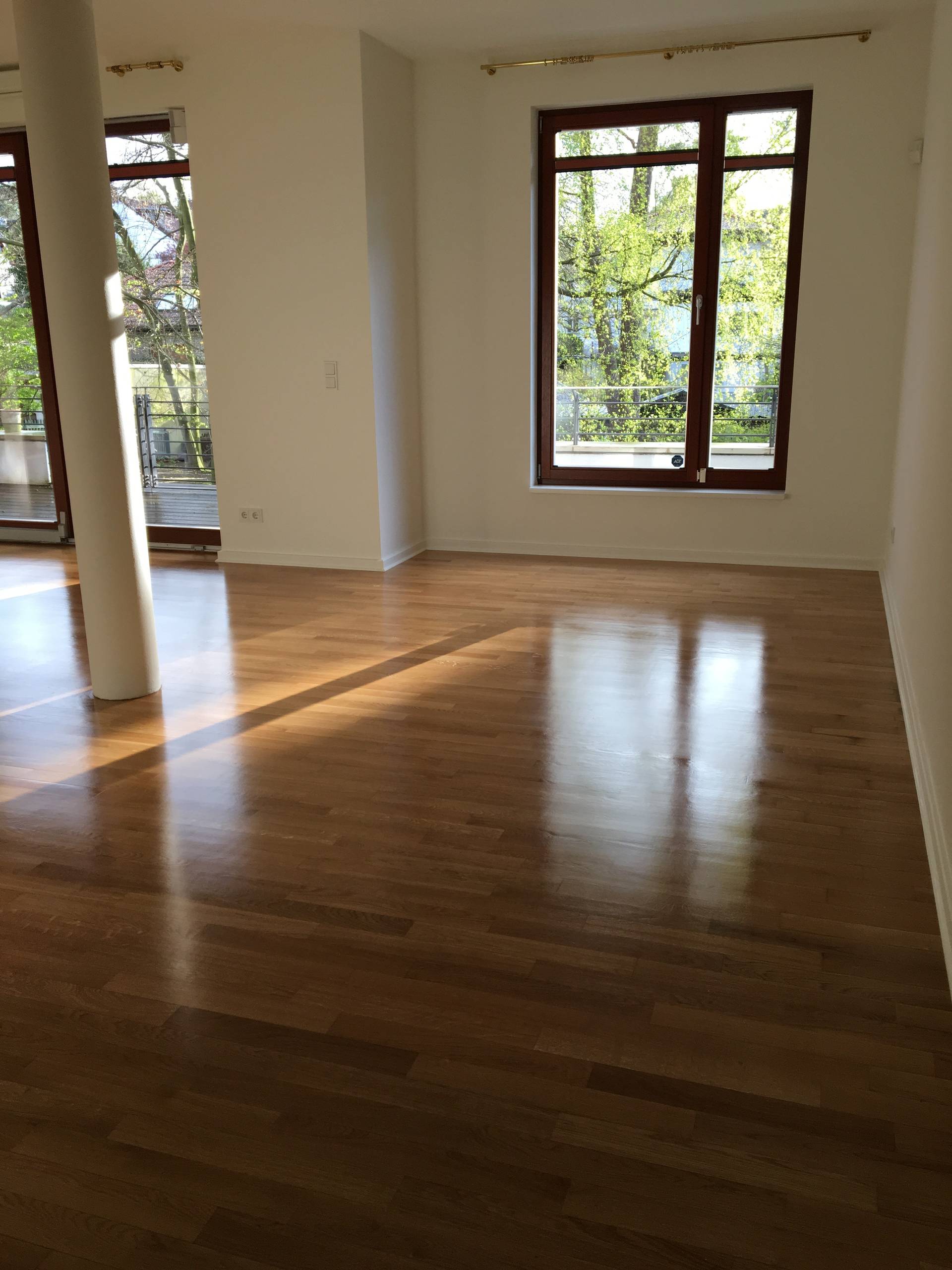 Rhumeweg Berlin-Zehlendorf, Aufarbeitung Parkettboden