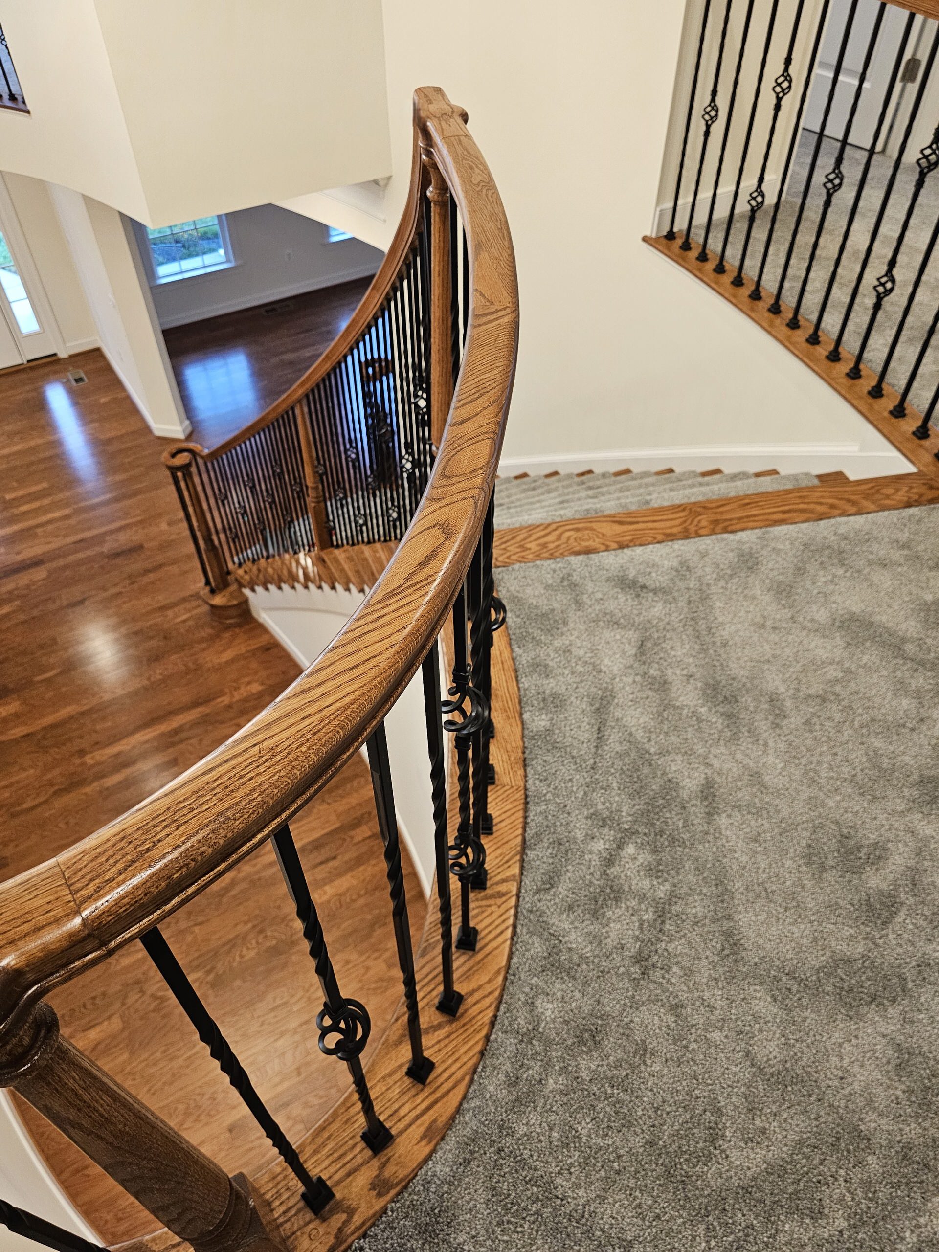 128_Grand Entryway Elliptical Staircase, Nokesville, VA 20181