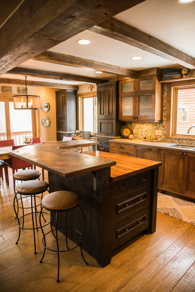Home design - rustic home design idea in Denver