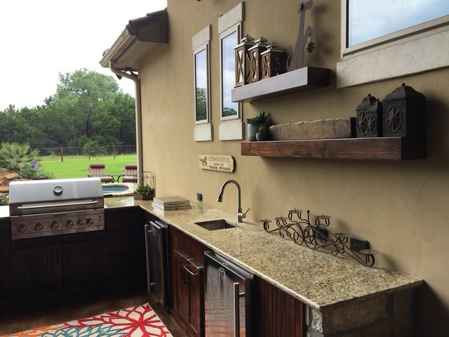 Outdoor Kitchen